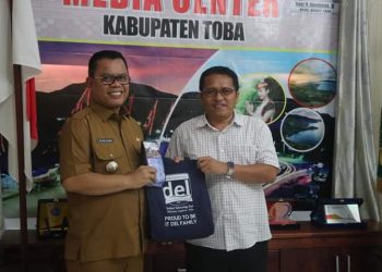 Bupati Toba, Poltak Sitorus saat terima audiensi Aptikom Wilayah I Sumatra Utara, Selasa (11/10).