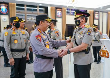 Kapolri, Jenderal Listyo Sigit saat melantik 9 Kapolda, Selasa (18/10).