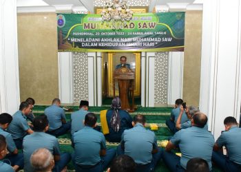 Personil Pushidrosal saat peringati Mulid Nabi Besar Muhammad SAW 1444H/ 2022M, Kamis (20/10).