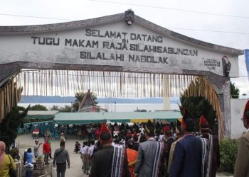 Pesta luhutan bolon Pomparan Raja Silahisabungan, Minggu (13/11).