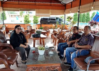 Ketua DPD Partai Nasdem Kabupaten Tapanuli Utara yang juga Wakil Ketua DPRD Taput, Fatimah Hutabarat SE  saat diwawancarai dirumahnya, Kamis (24/11).