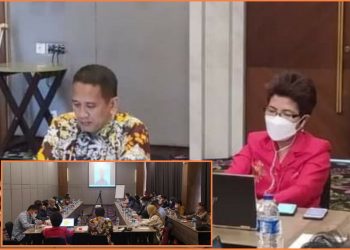 Direktur Instrumen HaM, Betni Humiras Purba saat rapat finalisasi revisi UU 39 Tahun 1999, Rabu (30/11).