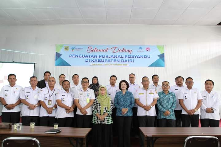 Ketua TP. PKK Dairi, Romy Mariani saat menghadiri Penguatan Pokjanal Posyandu, Rabu (30/11).