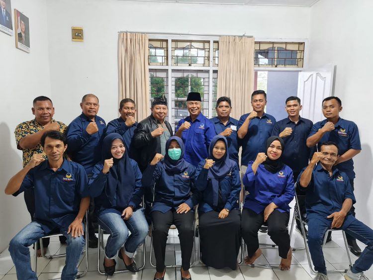 DPD Partai Nasdem Tapsel saat gelar silaturahmi Bacaleg, Sabtu (10/12).