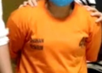 Tersangka RS, diduga sindikat pengedar Upal saat diamankam di Polresta Deliserdang, Senin (12/12).