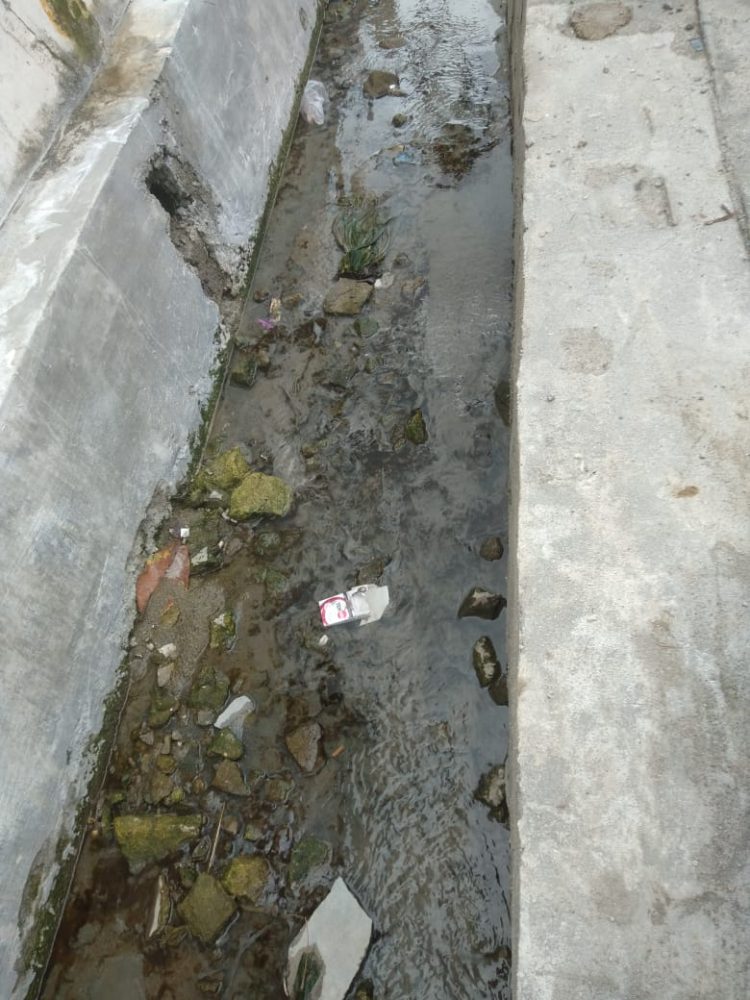 Kondisi proyek parit yang menyeramkan, Selasa (13/12).