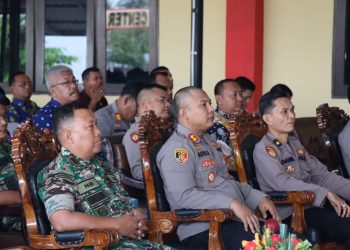 Waka Polresta Deliserdang AKBP. Agus Sugiyarso SIK saat menghadiri apel sinergi lintas sektoral menyambut Nataru, Kamis (15/12).