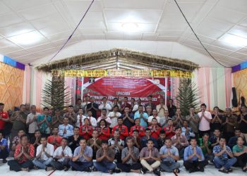 Lapas Klas IIB Sibotongborong saat foto bersama, Minggu (25/12).