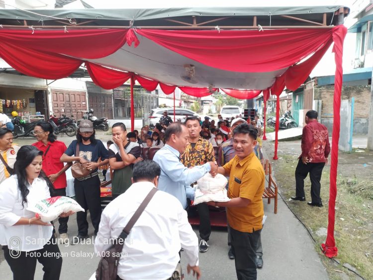 PWPSU saat bakti sosial Nataru dibeberapa panti asuhan, Kamis (29/12).