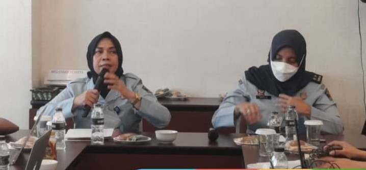 Direktur Kerja Sama HAM, Hajerati saat membuka sekaligus menyampaikan sambutan pada rapat finalisasi pengembangan aplikasi PRISMA, Senin (5/12).