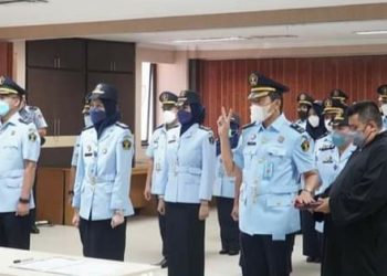 Para pejabat administrasi dan fungsional Ditjen HAM saat dilantik, Senin (19/12).