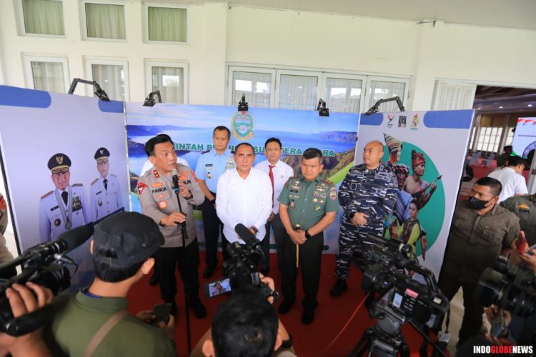 Kapolda Sumut, Irjen. Pol. DRS. RZ Panca Putra Simanjuntak M.Si mengikuti rapat bersama dalam menyukseskan event internasional Kejuaraan Dunia Perahu Motor Formula (F1H20) Danau Toba, Rabu (11/1).