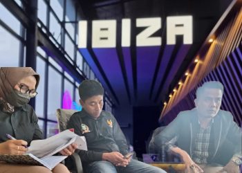 Ketum AMI, Baihaki Akbar saat diwawancarai dikantornya, Senin (16/1).