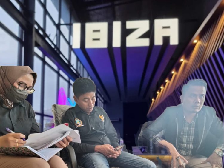 Ketum AMI, Baihaki Akbar saat diwawancarai dikantornya, Senin (16/1).