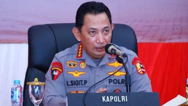 Kapolri, Jend. Pol. Sigit saat pers konferes upaya basmi mafia bola, Minggu (19/2).
