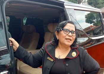 Fatimah Hurabarat SE, wakil Ketua DPRD dan juga Ketua DPC Nasdem Taput, Selasa (21/2).