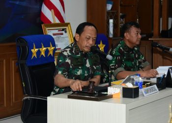 Danpushidrosal, Laksamana Madya TNI Nurhidayat saat buka rapat staf dan komando, Selasa (21/2).