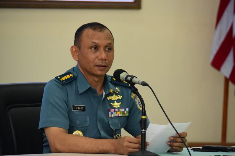 Aspers Danpushidrosal, Kolonel Laut (P) Edward Haloman Sibuea saat secara resmi membuka sosialisasi ibadah mahdhoh khsusu perawatan jenazah, Rabu (8/3).