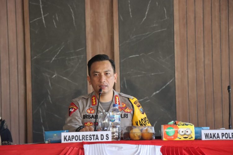 Kapolresta Deliserdang, Kombes Irsan saat mengikuti RAT Koperasi Primkoppol, Jumat (10/3).