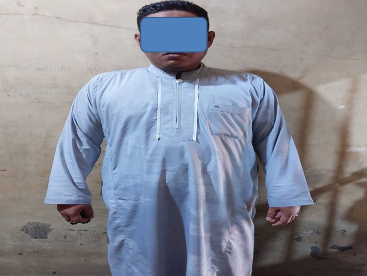 Tersangka, AK saat diamankan di Mapolres Agara, Kamis (23/3).