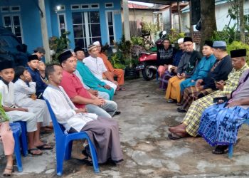 Buka bersama di Surau Nurul Hag, Jumat (24/3).