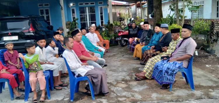 Buka bersama di Surau Nurul Hag, Jumat (24/3).