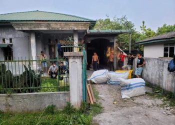 Subdit 1 Ditreskrimsus Polda Sumut melaksanakan penindakan bersama (Joint Investigation) dengan Kanwil Bea Cukai Sumut saat amankan 243 bal monza dari gudang jalan Serimpi 6 Medan Permai, Jumat (31/3).