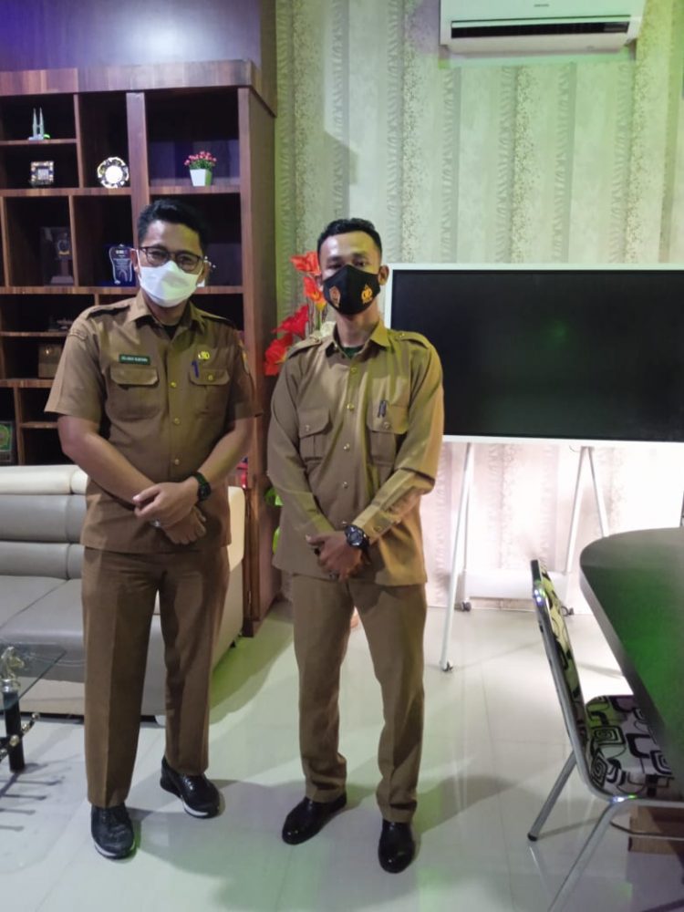 Kadis Kesehatan Serdang Bedagai, Selamat Hartono SKM saat dijumpai di ruang kerjanya, Rabu (5/4).