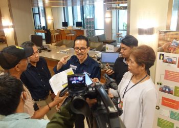 Hoky saat memberikan keterangan persnya, Rabu (12/4).