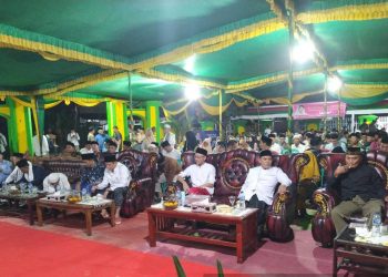 Bupati OKU Timur saat giat Safari ramadhan di Masjid At- Taqwa Desa Purwodadi, Kecamatan Belitang Mulya, Jumat (14/4).