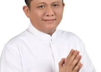 Bupati OKUl Timur, Ir. H. Lanosin ST saat berjanji realisasikan THR bagi honorer, Selasa (18/4).