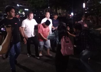 DPO atas kepemilikan 2000 pil ekstasi yang juga anggota DPRD Tanjungbalai, Mukmin Mulyadi saat diamankan Polda Sumut, Selasa malam (18/4).