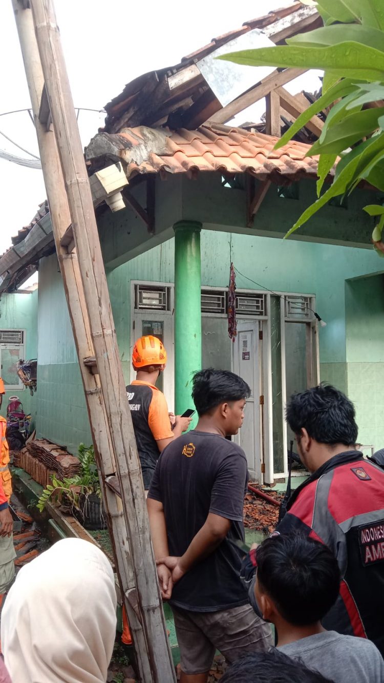 Kondisi rumah Sutarmuji setelah api dipadamkan, Selasa (25/4).