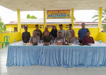Kapolsek Belitang II, AKP. Aston bersama jajaran lainya saat hadiri pembekalan calon kades, Kamis (27/4).