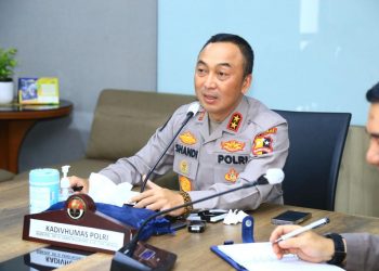 Kepala Divisi Humas Polri, Irjen. Pol. Sandi Nugroho saat pimpin persiapan pengamanan KTT ASEAN, Jumat (28/4).