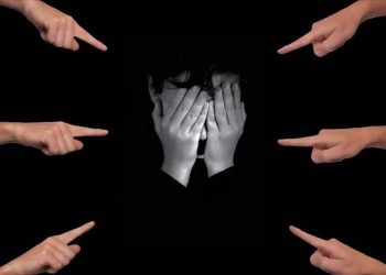 Ilustrasi penekanan dan intimidasi di Puskesmas Pangaribuan, Sabtu (29/4).