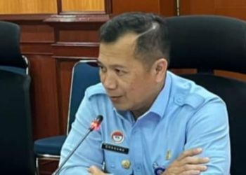 Plt. Dirjen HAM, Dr. Dhahana Putra saat menghadiri Rapat Penyiapan Konsepsi Rancangan Perpres Strategis Nasional Bisnis dan HAM yang diselenggarakan oleh Ditjen PP, Senin (3/4).