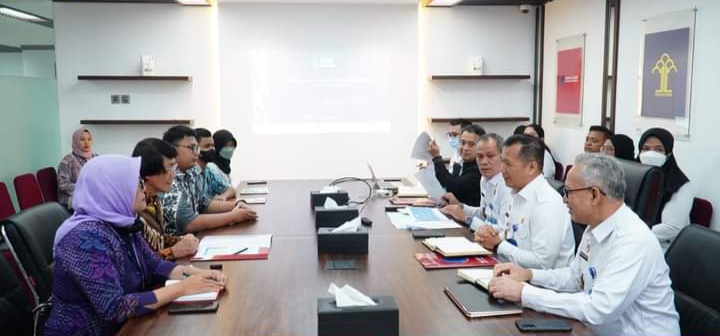 Direktur Jenderal HAM, Dr. Dhahana Putra bersama jajaran saat pertemuan bersama Kak Seto dan LPAI, Rabu (5/4).
