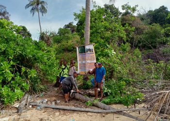 Warga Bintan yang merupakan ahli waris pemilik lahan yang diduga dijual, Senin (1/5).
