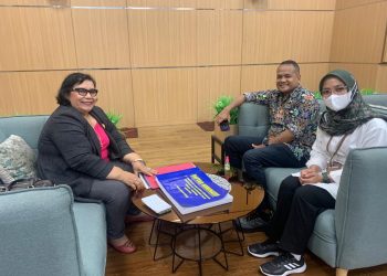 Fatimah Hutabarat SH saat berada di Dirjen Bina Marga Kementerian PUPR, Rabu (3/5). 