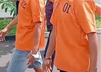 Kurir sabu yang diamankan setelah masuk parit, Rabu (3/5).