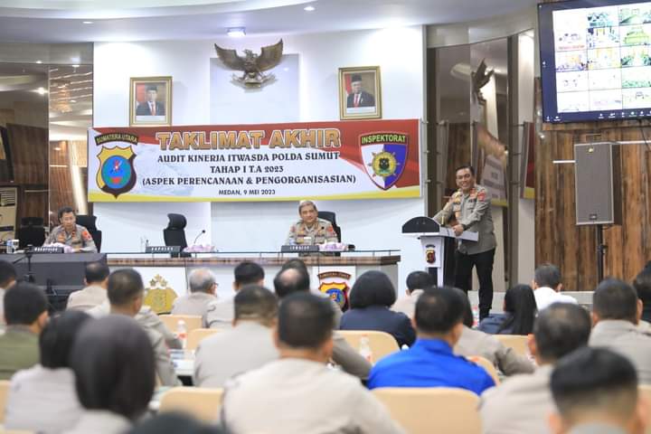 Kapolda, Irjen. Panca saat menghadiri taklimat akhir audir kinerja Irwasda Polda Sumut, Selasa (9/5).