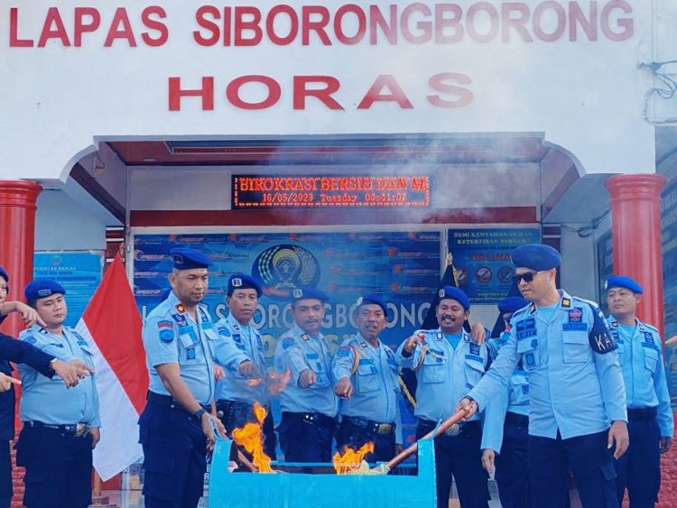 Kalapas Siborongborong, Parlindungan Sitorus AMd.IP, SH saat pimpin deklatasi zero halinar, Selasa (16/5).