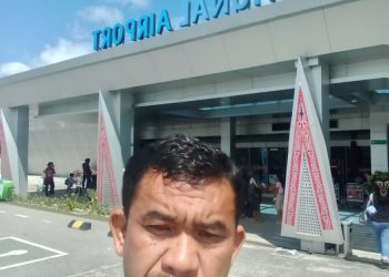 Djonggi Napitupulu saat dijumpai sebel keberangkatan ya ke Jakarta dibandara Silangit, Kamis (18/5).