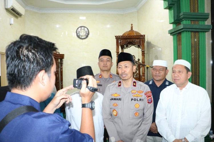 Wakapoldasu, Brigjen. Pol. Drs. Jawari SH, MH saat safari subuh, Jumat (19/5).