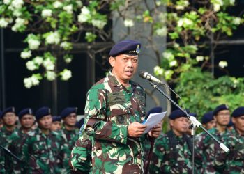 Danpushidrosal, Laksamana Madya TNI Nur hidayat saat pimpin upacara peringati Harkitnas, Senin (22/5).