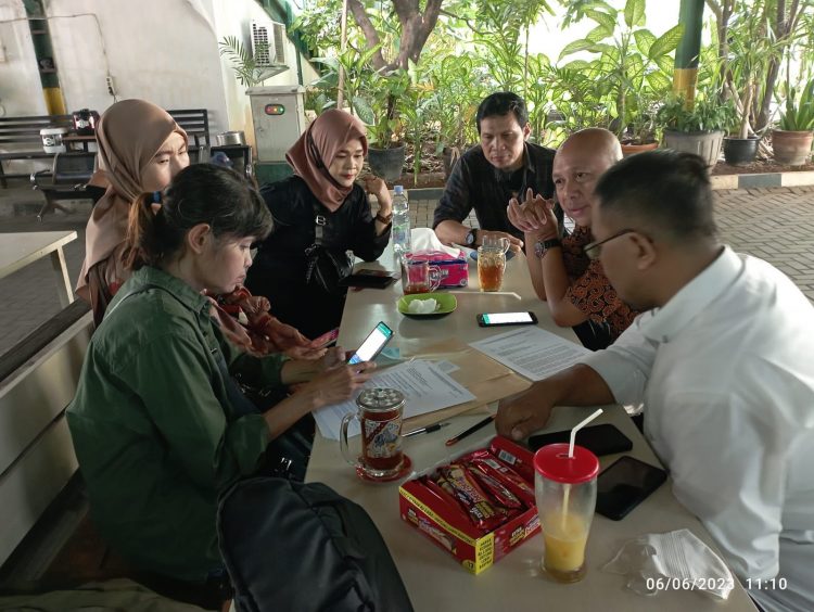 Forum wartawan MA saat menyusun laporan dan pernyataan menolak Forwama besutan Emil cs, Selasa (6/6).