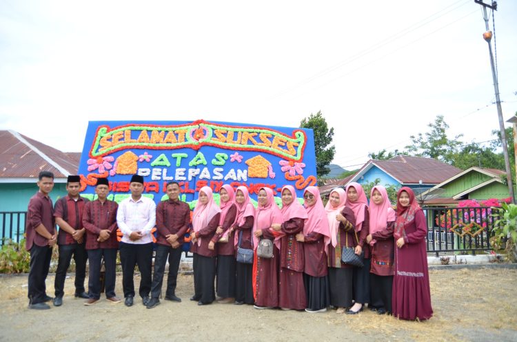 Acara pelepasan siswa/i SMP AL Islamiyah Bagas Nagodang - Sipirok, Sabtu (10/6).