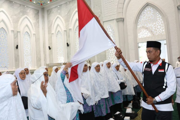 Pemberangkatan JCH Kabupaten Tapsel, Kamis (15/6).