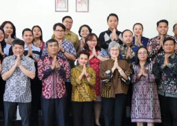 Peserta Diklat Sekolah Staf Dinas Luar Negeri bersama Pemkab Toba, Jumat (16/6).